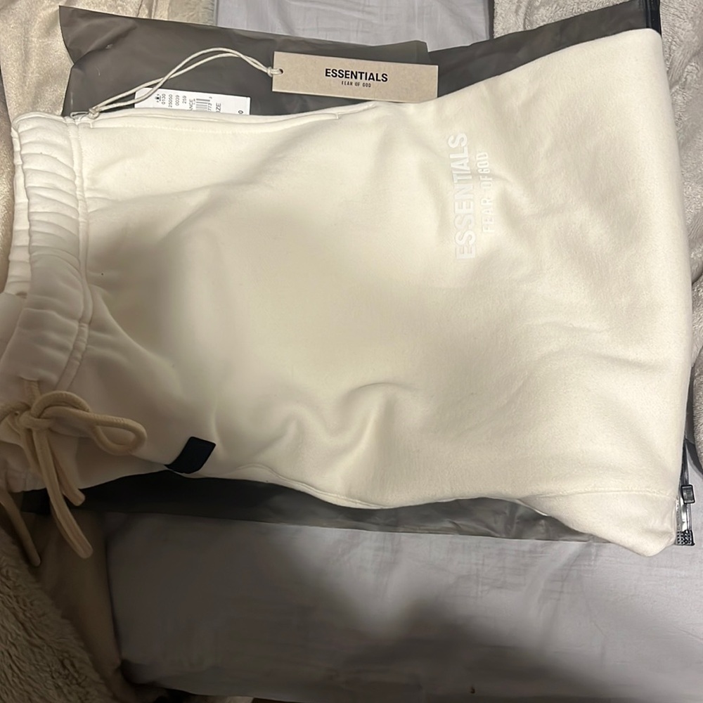 Essentials fear of god cloud dancer sweatpants